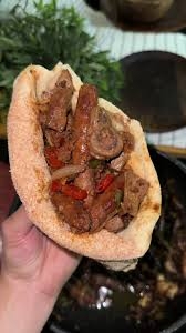 رغيف مشكل أحمر
